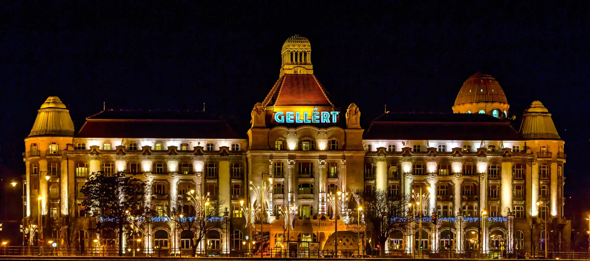 Kivilágított Budapest éjszaka